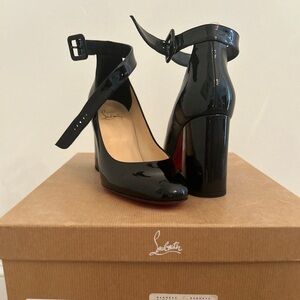 Authentic Christian Louboutin size 37 Soval 85 black patent leather pumps